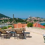 View Port Apartments